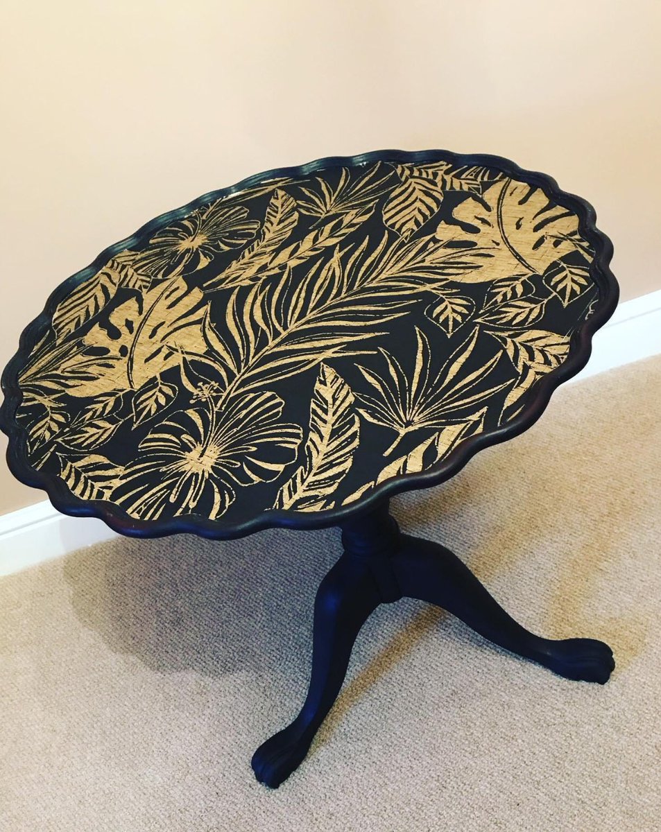 Shelly2571's tweet photo. My latest Creation! Just £95 #handpaintedfurniture #cheers #blackfurniture #interiordesign #repurposed #shrewsburyruralbusiness @daisyandtilly @shropshiresown @TannersBnorth @CoffeeWithSoul_ @lefevrechoc https://t.co/UOTbKUn2Lp