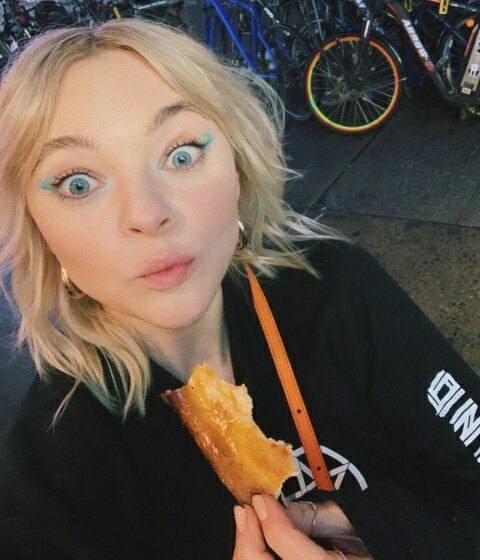 taylor hickson as ; a thread