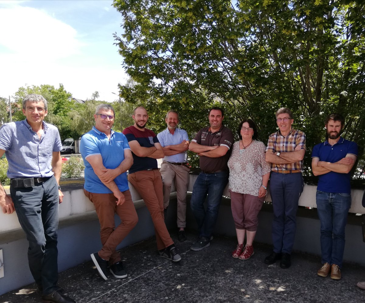 Solenat_'s tweet photo. 🔴Le conseil d’administration de #Solenat s'est réuni pour travailler sur la construction des partenariats avec les entreprises, et notamment sur un projet de compensation carbone par une gestion durable des haies. 
Un nouveau membre vient compléter le bureau : Thomas Gaultier https://t.co/oxdR5YTN9f