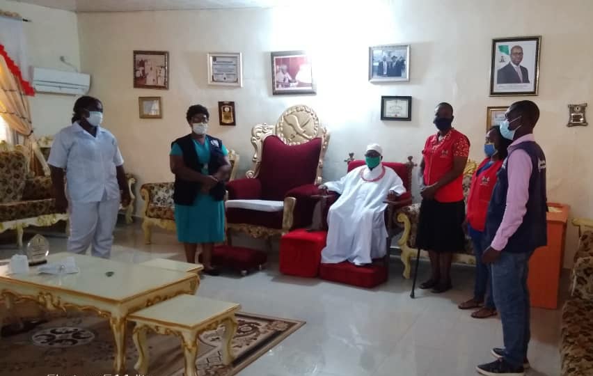 WHONigeria's tweet photo. Amidst the #COVID19 in #Edo state, @WHO continues to sensitize Community leaders in #Lassafever hotspots in the state on #deratization as well as infection protection and control for #lassafever and #COVID19. https://t.co/8R4C13faOg