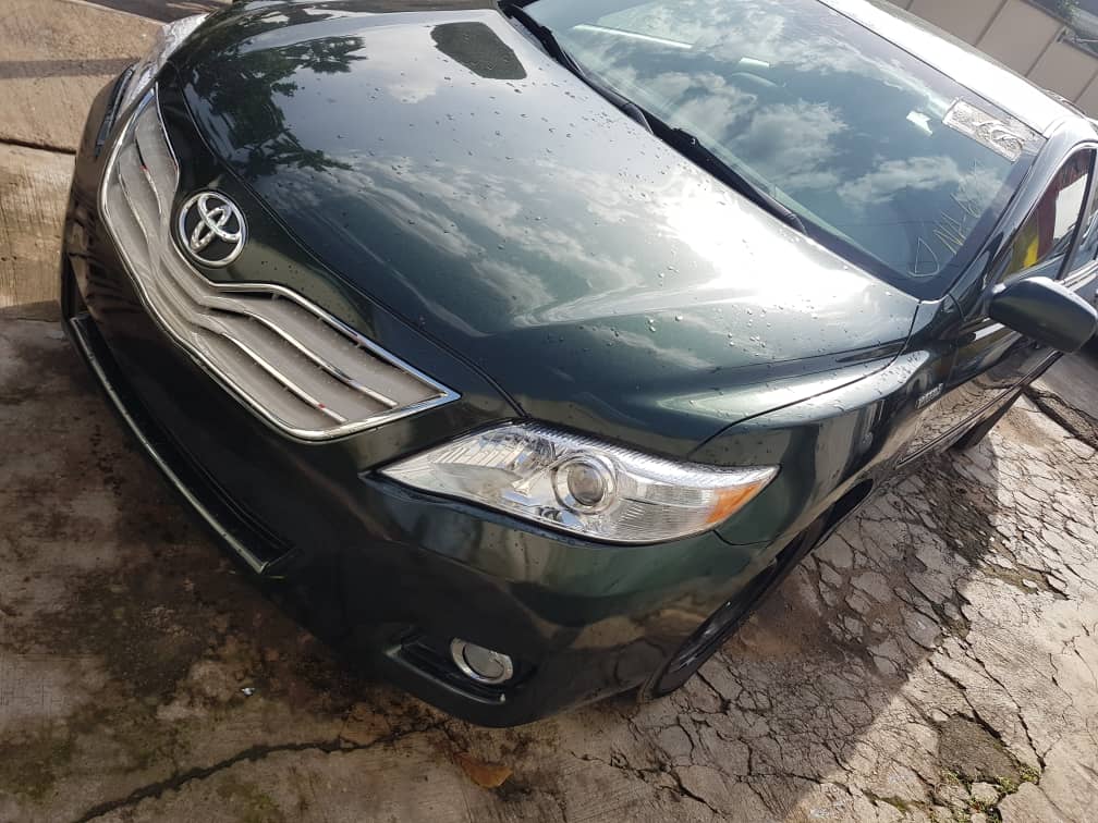 AutosGidi's tweet photo. Foreign Used Toyota Camry Hybrid 2011 model.
2.6M
Car Location:Lagos
Call or Whatsapp us:07035997641
Please Retweet 🙏🏿 My Hustle. God bless you.
#tinubu #PowerTachaIsBack #gidiautos #cheapcarsinlagos #schoolsreopening #thursdaymorning #ThursdayThought https://t.co/UH6rkkDBay