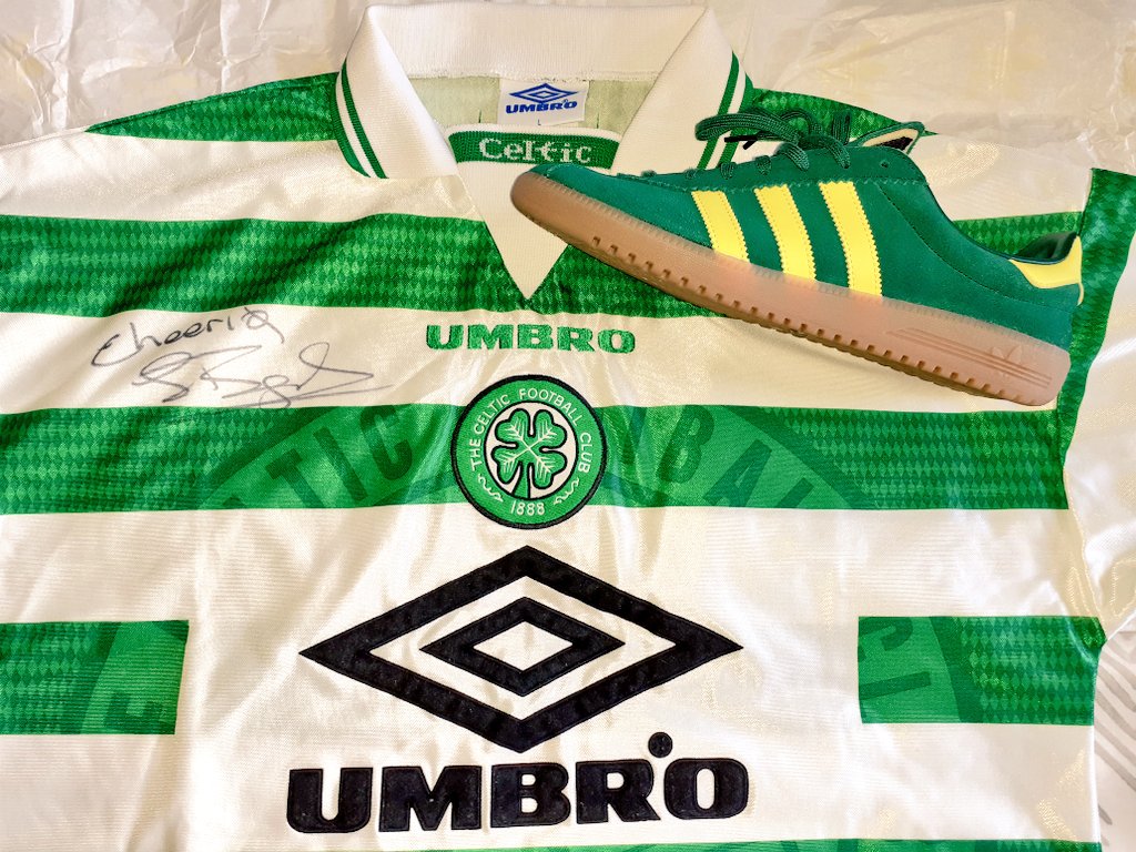 IamtheDJ40's tweet photo. Day 7 #MatchMadeInParadise
1997/98 Scottish premier league champions jersey signed by @TomBoyd02
Adidas Bermuda 🍀
#Adidas #CelticFC #Retro #adidasoriginals #Bermuda https://t.co/kN3S8iQcJT
