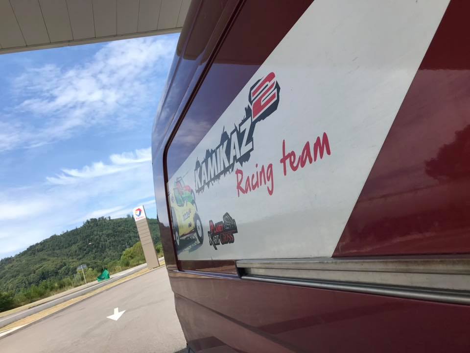 Sur la route ! Planet Kart Cross livre aujourd’hui un nouveau XC Crosscar K3 chez un client un peu particulier... On vous en dis davantage dans les prochaines heures ! 😍