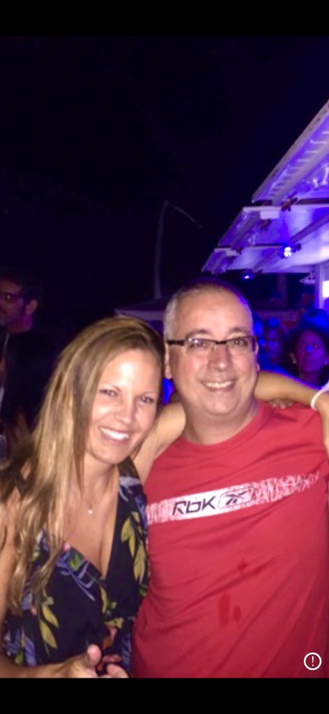 mariainfi's tweet photo. Felicitats un any més carinyoooo! @carlesreverter 🎂🎊🎈Afortunada de ser la teva amiga! I de que el poguem celebrar i veuren's per fi dissabte!!🥳🥳! T'estimoooo mooolt❤️ https://t.co/vyUPwqKeZN