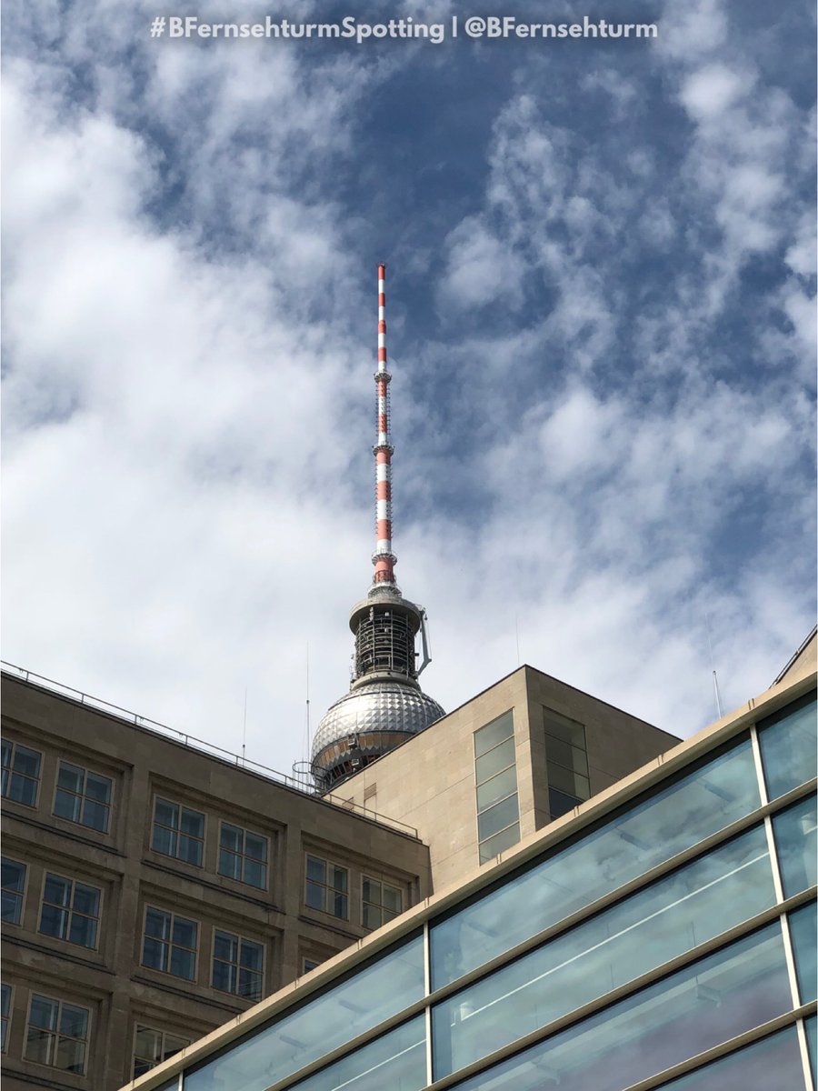 BFernsehturm's tweet photo. Guten Morgen aus #Berlin!

Schönen Donnerstag Euch!

🖼: "Blick über das #Alexanderhaus in Richtung Berliner #Fernsehturm"
📍: rund 300 m bis zum Fernsehturm

Heutiges #BerlinWetter:
☁️🌨 bei bis zu 20°C

#gmtaBerlin #HimmelUeberBerlin https://t.co/XR8w51DaoB