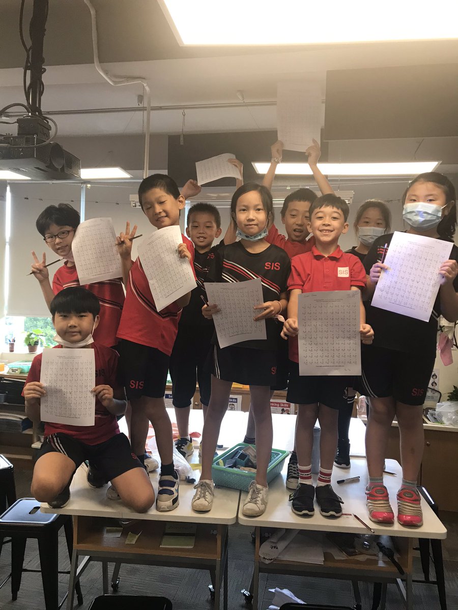 teachbk27's tweet photo. Started class with nearly all Ss achieving 100% on their fact fluency timed tests, then moved into some #conceptualmath understandings of the #base10 number system and what it means to decompose numbers. Such a fun, curious, and enthusiastic group of learners! #SISrocks #ISSedu https://t.co/ijzBGAIVWn