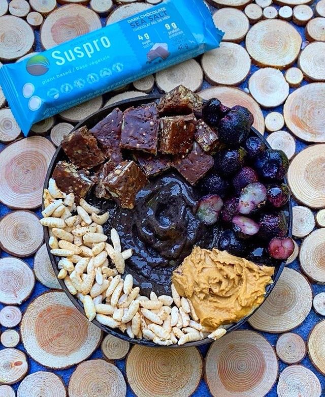 SusproFoods's tweet photo. Chocolate Sea Salt Peanut Butter Smoothie Bowl😃 Yes you heard that right, & it’s a dream combo🤤
Check out @susprofoods for more smoothie bowls recipes and vegan protein bars!
Full recipe: https://t.co/cuKEwI3co7
#suspro #susprofoods #veganrecipe #smoothiebowls https://t.co/QzWflA85Le