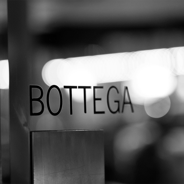 BottegaMelb's tweet photo. With heavy hearts, we have packed down (again) for lockdown 2.0
🖤 We'll be back again as soon as it's safe to be 🖤
See you on the other side, Melbourne - we miss you already x
.
.
.
#bottega #melbourne #bourkest #dayoneoflockdown #melbournelockdown2020 #staysafe https://t.co/UXNhdVIMhG