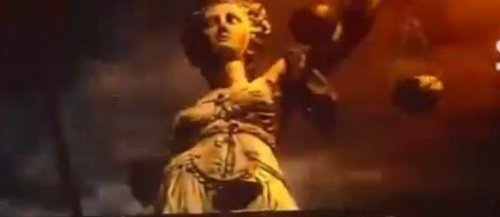 following their music video, they gave highlight to the Lady Justice as background in their inkigayo performance. another mythology reference suggesting that they are really coming to get what belongs to them. it is just right.  #hylt1stwin