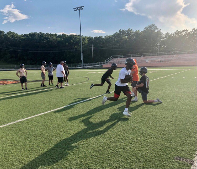 Practice #6 of day 3 was a GREAT one for our TIGERS‼️ 
Excitement is brewing in 
🐅🏈🟠⚫️⚪️ Country. 
#GoTigers
#DeclareToBeGreat