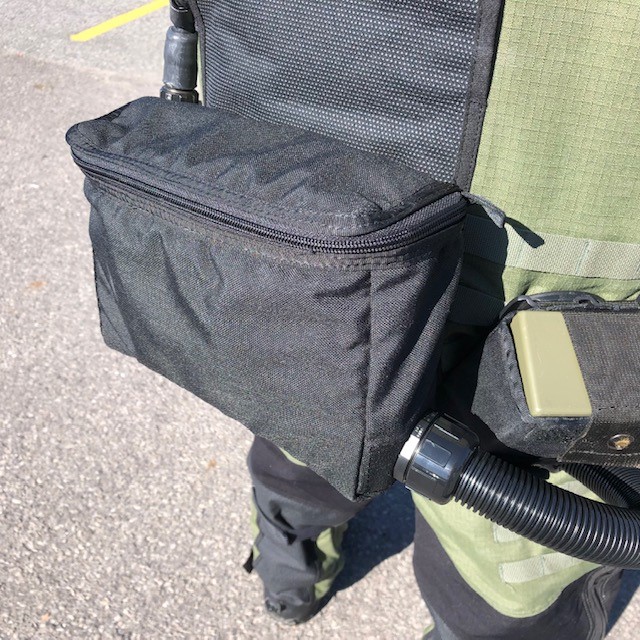 MedEngComms's tweet photo. It’s hot outside.  Very hot.  And you’re wearing a #BombSuit .  

Enter the Med-Eng Auxiliary #Cooling System:  This lightweight system chills the air flowing through the #EOD 10 to reduce heat stress so you can stay focused on the mission. Learn more https://t.co/cHREFnshro . https://t.co/8DzQ70BnS6