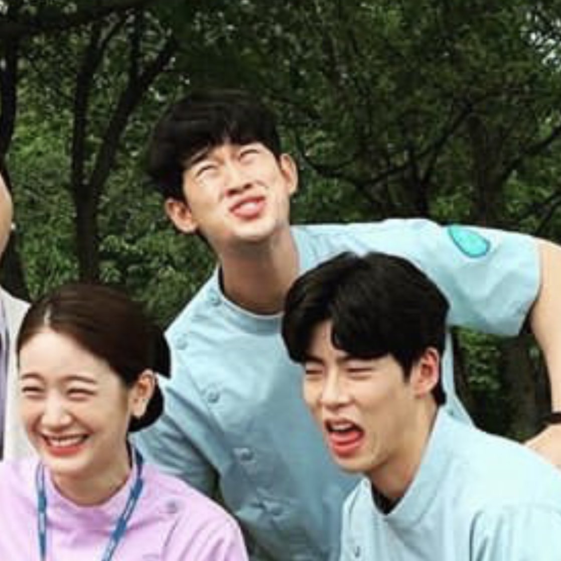 talkabout___0's tweet photo. 안 괜찮아요...😅 https://t.co/3IdQzhzSbS