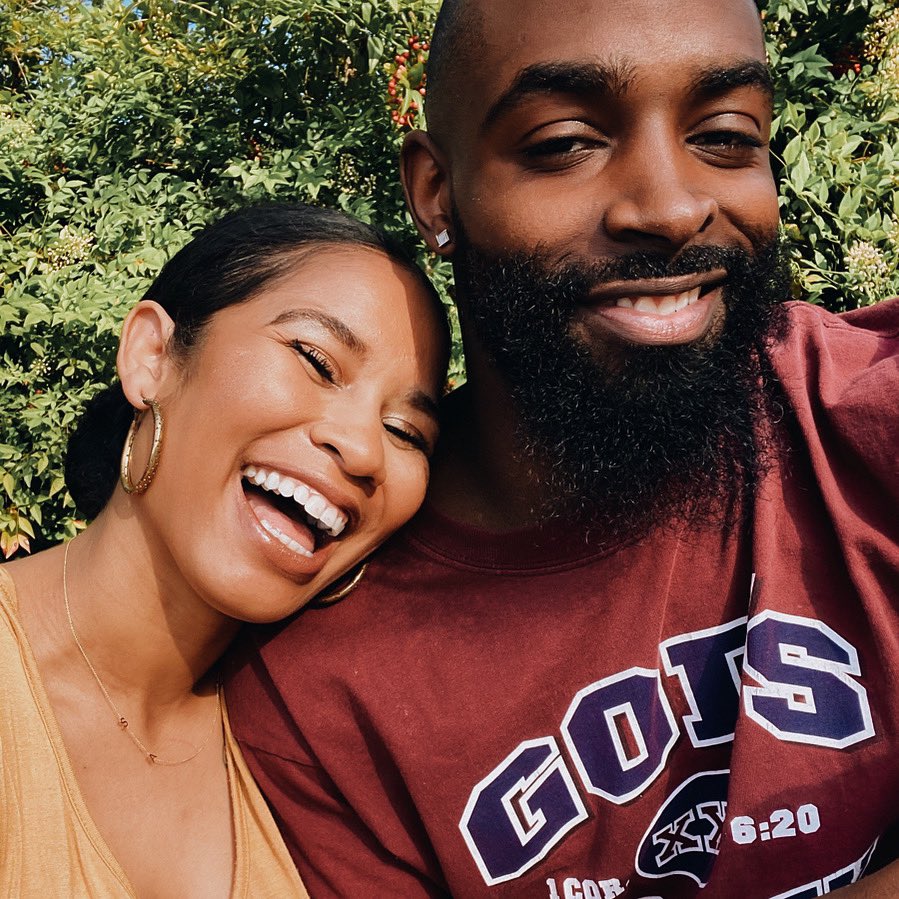 sopharush's tweet image. You need more than love to make a relationship thrive. 🤎