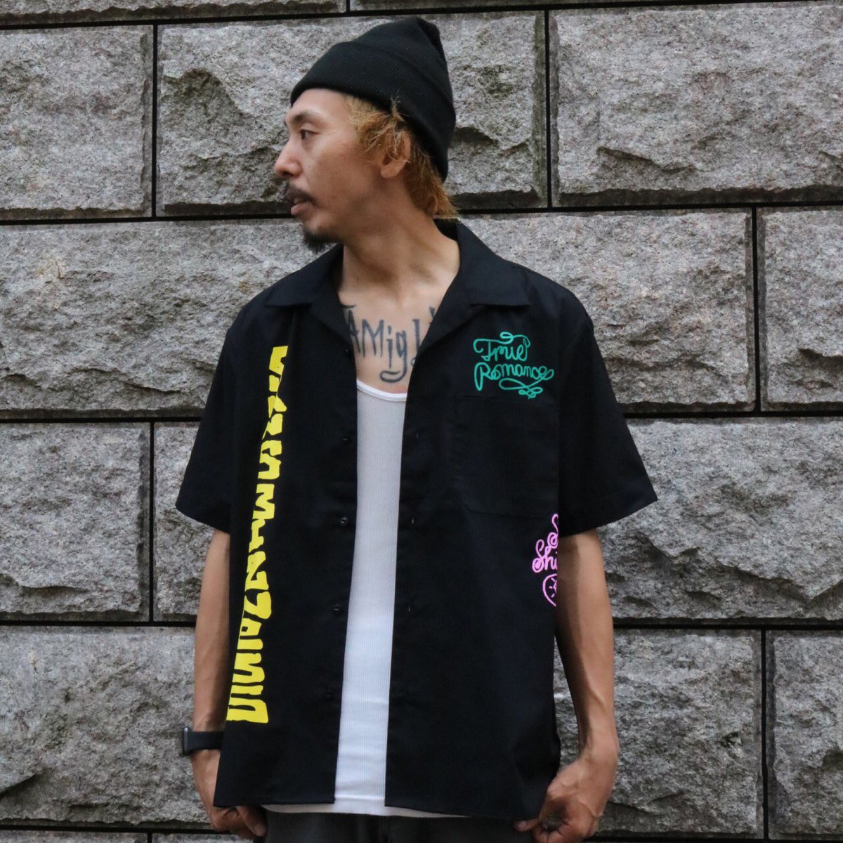 ANDSUNScrew's tweet photo. New Arrival
【DOODLED SUNS WOVEN】

全面にマルチプリントの入ったオープンカラー シャツ。
"DOODLED"は落書きという意味です。

Color : White / Black / Black Multi
Size : M / L / XL / 2XL
ㅤㅤㅤㅤㅤㅤㅤㅤㅤㅤㅤㅤㅤ
https://t.co/IIRJd5VYNA

#andsuns
#アンドサンズ https://t.co/Fqt7jcFFOA