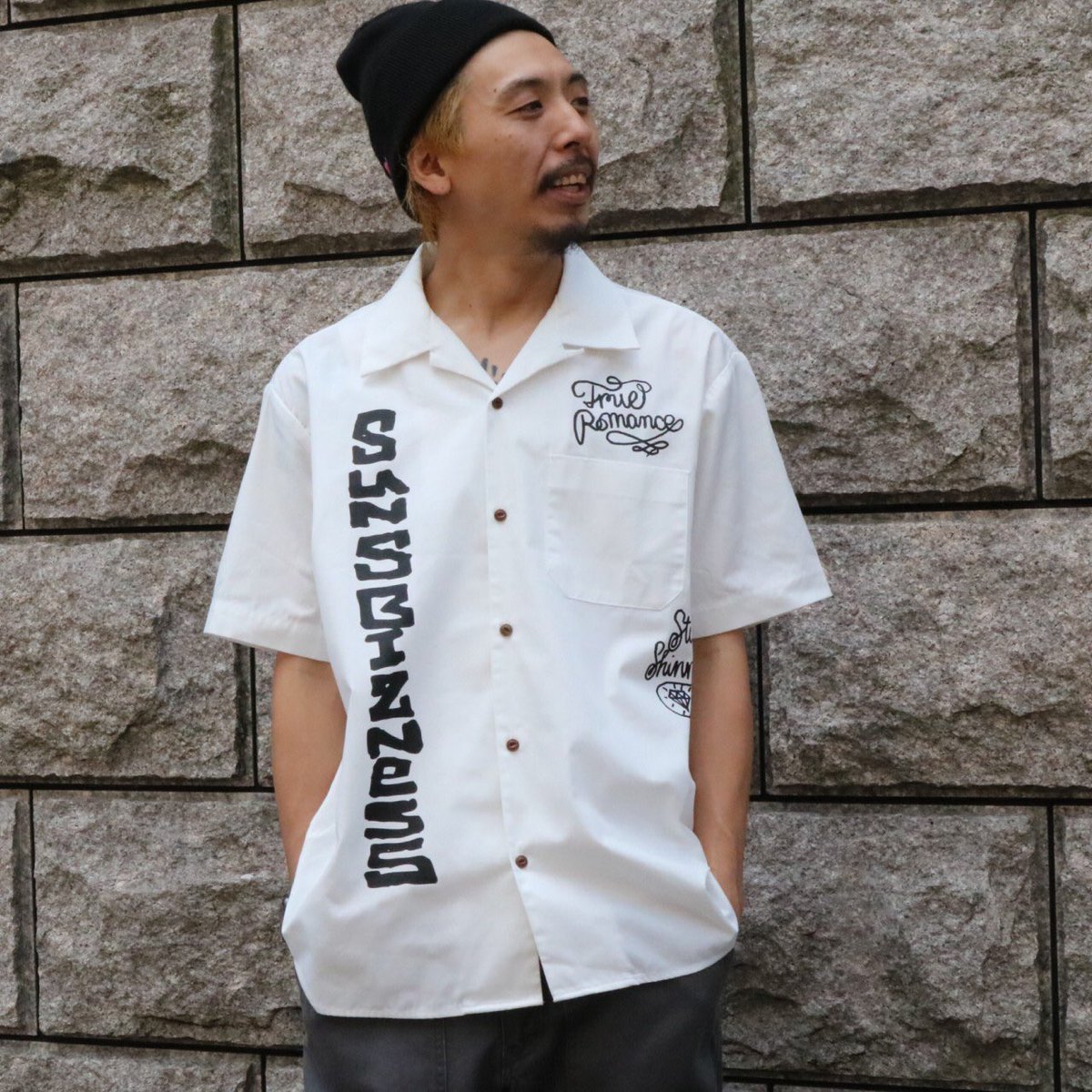 ANDSUNScrew's tweet photo. New Arrival
【DOODLED SUNS WOVEN】

全面にマルチプリントの入ったオープンカラー シャツ。
"DOODLED"は落書きという意味です。

Color : White / Black / Black Multi
Size : M / L / XL / 2XL
ㅤㅤㅤㅤㅤㅤㅤㅤㅤㅤㅤㅤㅤ
https://t.co/IIRJd5VYNA

#andsuns
#アンドサンズ https://t.co/Fqt7jcFFOA