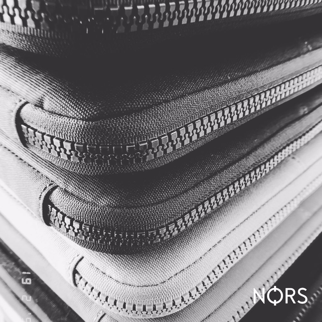 PROPER LINE for “CASE”
nors.com.tr/erkek/canta/la…

#earthmoves #nors #focusonlife #bag #macbookcase #macbookpro