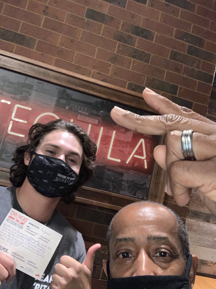 davidjo29059527's tweet photo. Andreas is always smiling has a positive attitude and believe in always completing his 1st and 2nd degree behaviors has a bartender.#ChilisRichmond#weOnTheMove https://t.co/qOkw6ihEXd