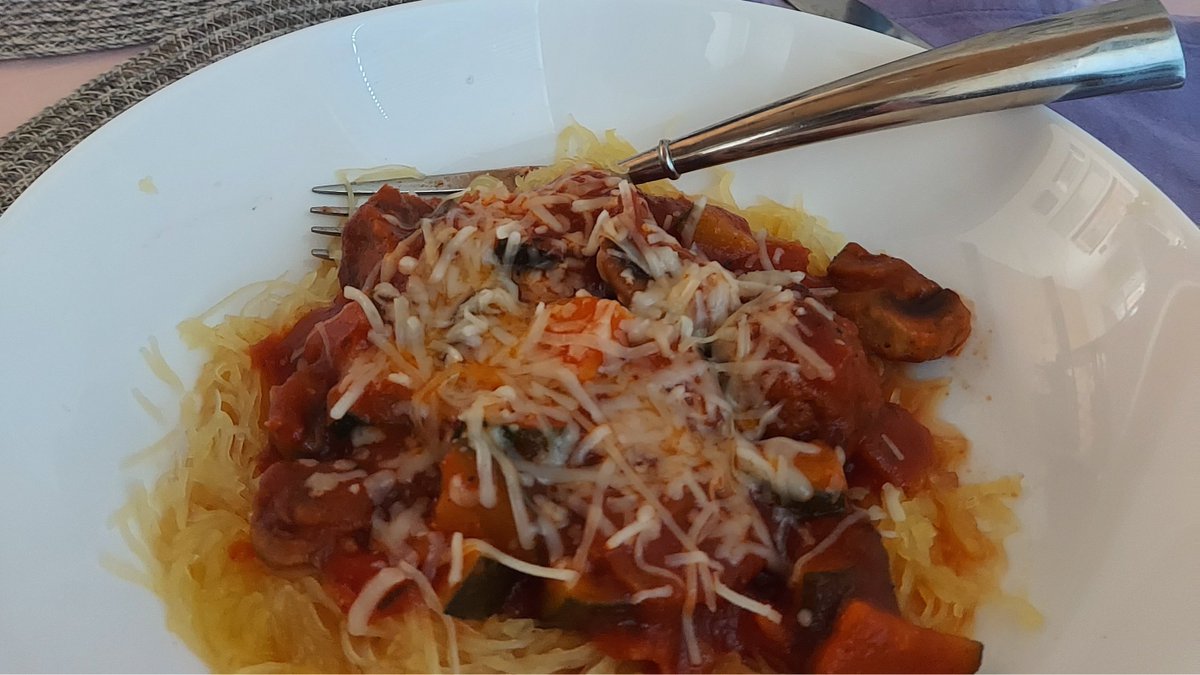 tichibug's tweet photo. Trying to follow vegetarian example of gorgeous @LeslieZemeckis by cooking meatless meatballs with my spaghetti squash & tomato sauce tonight. Delish! #vegetariandinners, #meatlessmeatballs, #tomatogravy, #healthyItalian https://t.co/y8BIGePNJc