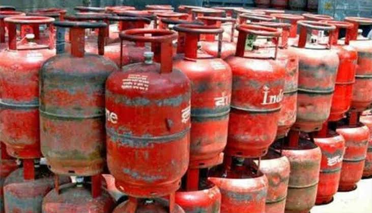 BTVI Live (@btvi) on Twitter photo Centre allows Ujjwala scheme beneficiaries time till September to avail free LPG cylinders
<a href="/IndianOilcl/">Indian Oil Corp Ltd</a> <a href="/HPCL/">Hindustan Petroleum Corporation Limited</a> <a href="/BPCLimited/">Bharat Petroleum</a> <a href="/PetroleumMin/">Ministry of Petroleum and Natural Gas #MoPNG</a> <a href="/PMUjjwalaYojana/">PM Ujjwala Yojana</a> Centre allows Ujjwala scheme beneficiaries time till September to avail free LPG cylinders
<a href="/IndianOilcl/">Indian Oil Corp Ltd</a> <a href="/HPCL/">Hindustan Petroleum Corporation Limited</a> <a href="/BPCLimited/">Bharat Petroleum</a> <a href="/PetroleumMin/">Ministry of Petroleum and Natural Gas #MoPNG</a> <a href="/PMUjjwalaYojana/">PM Ujjwala Yojana</a>