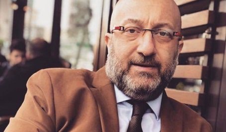 "Tekrar mulaki oluruz bezm-i ezelde,
Evvel giden ahbaba selam olsun erenler"

Beşiktaş Jimnastik Kulübü Genel Kurul ve 1903 Karakartallar Derneği Yönetim Kurulu üyesi avukat Murat Ersöz'ü vefatının 2.yıldönümünde rahmet ve hürmetle anıyorum.
Mekanı Cennet, ruhu şad olsun.