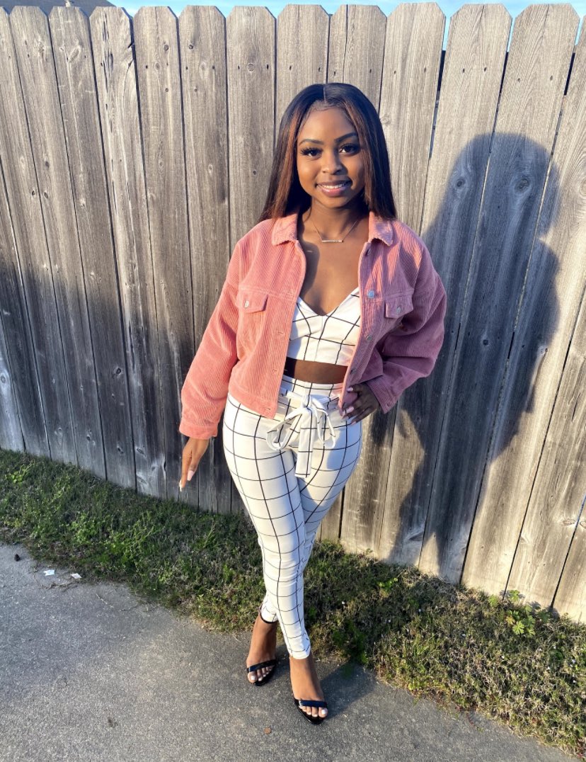 madisonelise___'s tweet photo. #WhosWhoOfUA24

☄️ Madison Elisé

☄️ Montgomery, AL

☄️Accounting major

☄️ig: madisonelise_ https://t.co/38IorjI175