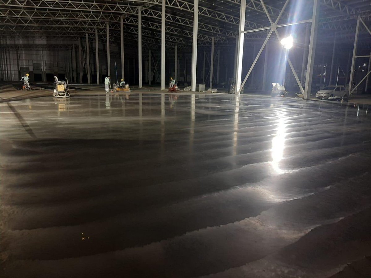 rinol_ecuador's tweet photo. Trabajo realizado con Sistema de pavimentación RCR conductil VRS, endurecedor Qualidur, junta SIGNATURE, fibras Dramix 3D, aditivo de estabilidad volumétrica Link EVR, nivelación mediante extendedora SR-15. 
Planimetría FF52,56 FL41,56
#Rinolecuador #lideresenelmundoplano #rcr https://t.co/XjnYCJ8HfL