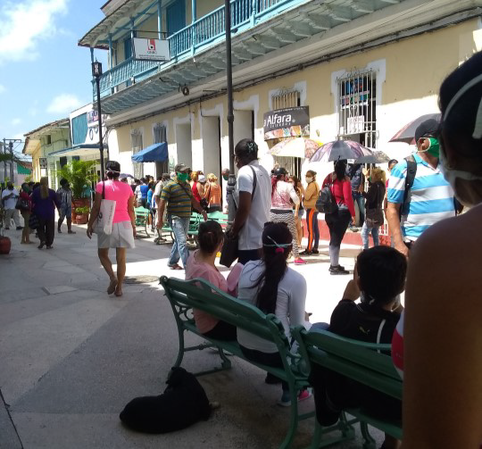 NormandoHdez's tweet photo. Escasez de productos y alimentos en la Isla, provocan inseguridad y conflictos - https://t.co/dMkMZl7N9m https://t.co/U9Uixj9EvN