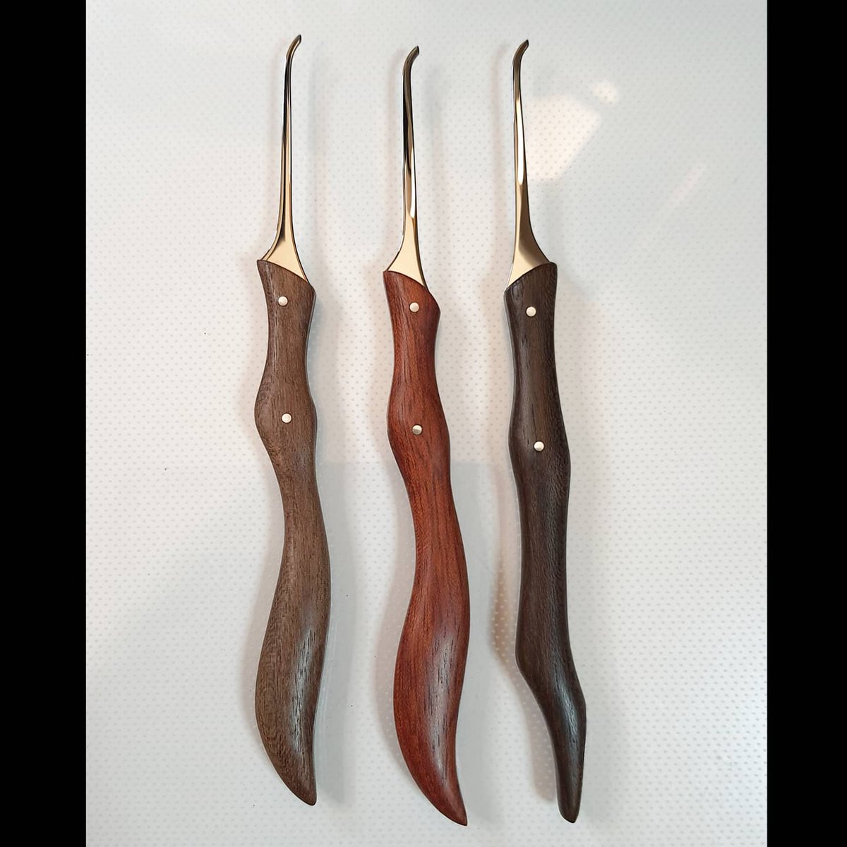 ratyoke's tweet image. I have 3 short hooks available right now. From left: walnut 0.021" $120, bloodwood 0.019" $130, zircote 0.019" $120. $6 shipping. DM for more info or to purchase.
#lockpicks #locksport