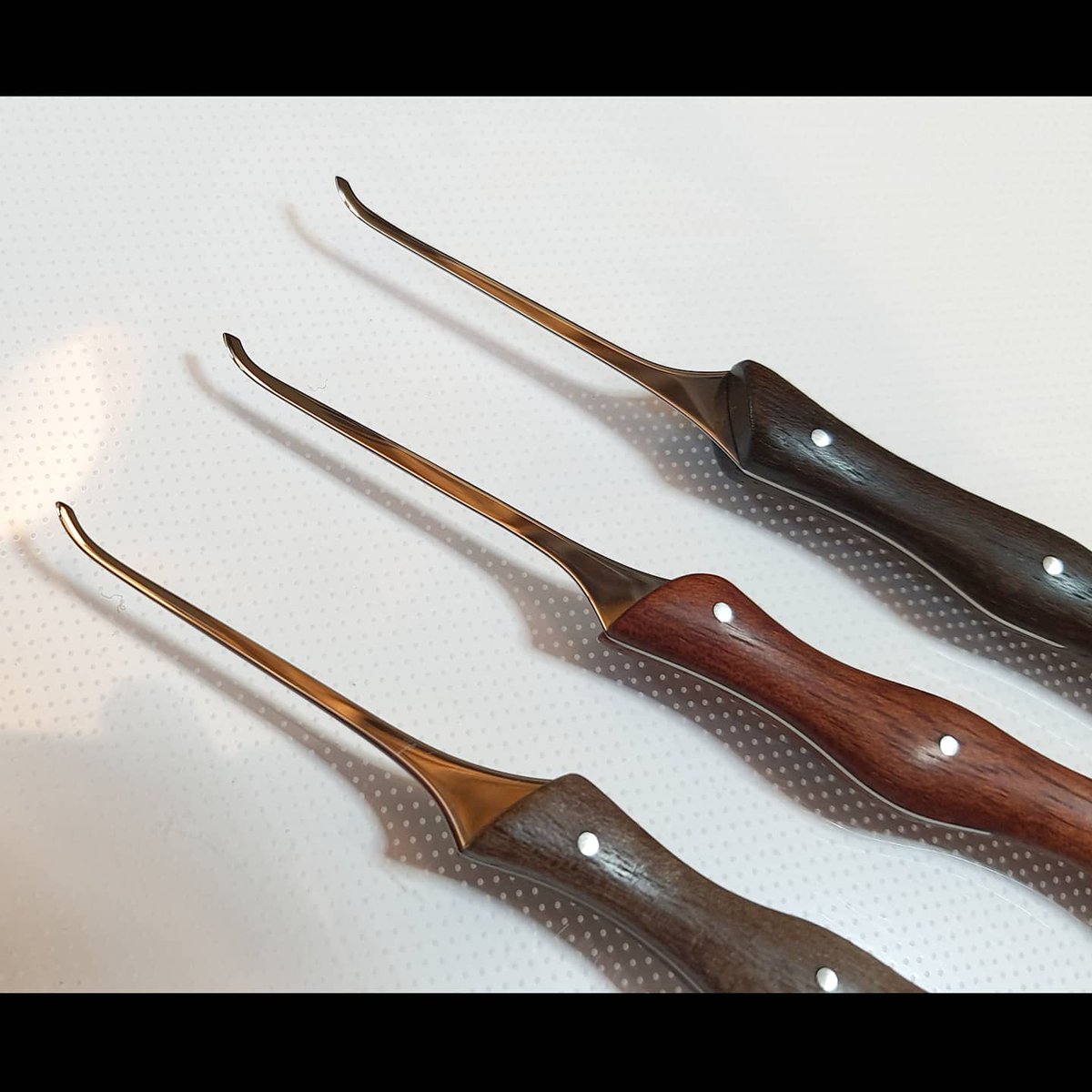 ratyoke's tweet image. I have 3 short hooks available right now. From left: walnut 0.021" $120, bloodwood 0.019" $130, zircote 0.019" $120. $6 shipping. DM for more info or to purchase.
#lockpicks #locksport