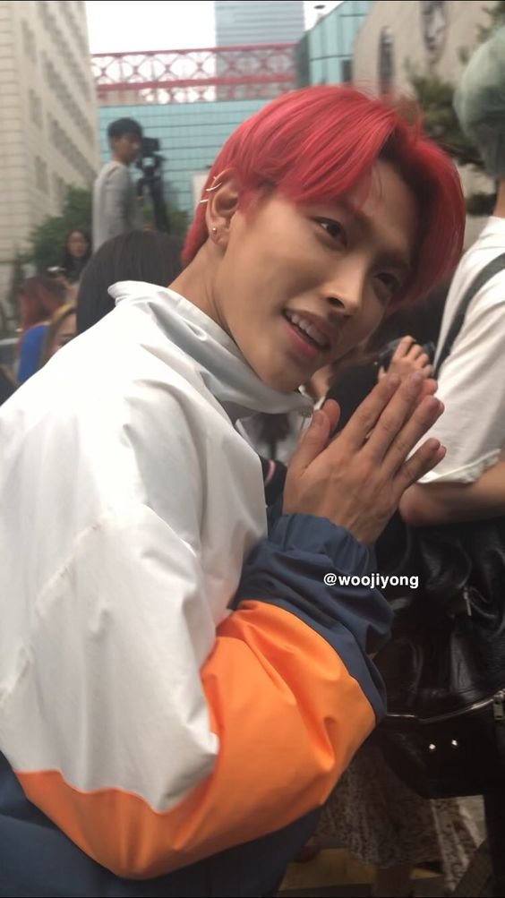 <a thread of cherry hongjoong bc we all miss cherry hongjoong>