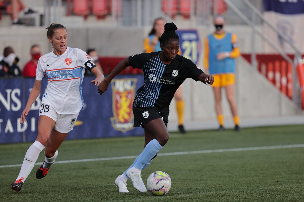 EOchoa_8's tweet photo. Las Houston Dash pierden el invicto contra un Sky Blue FC ordenado defensivamente. Vuelven las dudas sobre la defensiva de este equipo. Lean mi artículo más reciente para @somoslamente. #DashTFOn #HoldItDown #DejaloTodo #DashInUtah

https://t.co/yqoA8MW7PA https://t.co/wb6tRaTmS2