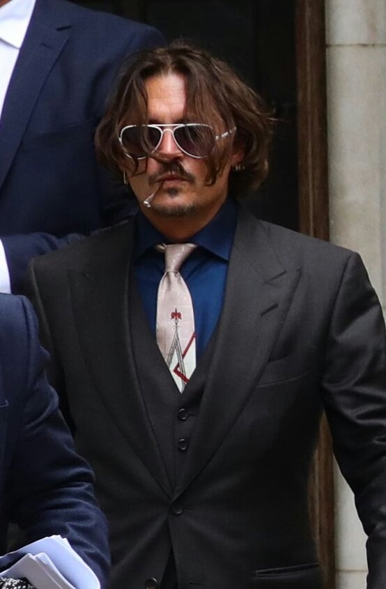 deppsamarrx's tweet image. Johnny Depp stays winning 💅