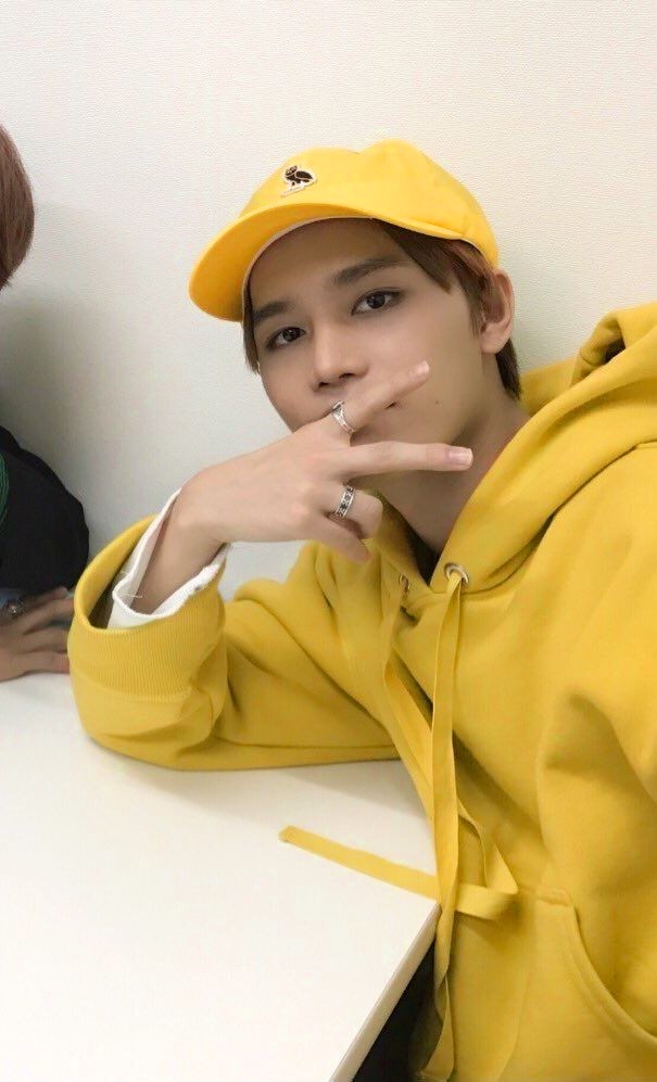 aninhasxzp's tweet photo. não tem legenda fofinha mais só queria deixar claro que eu amo o taeil aaa

#NCTzenSelcaDay #NSD #NCT127 https://t.co/RN1lQQJn1y