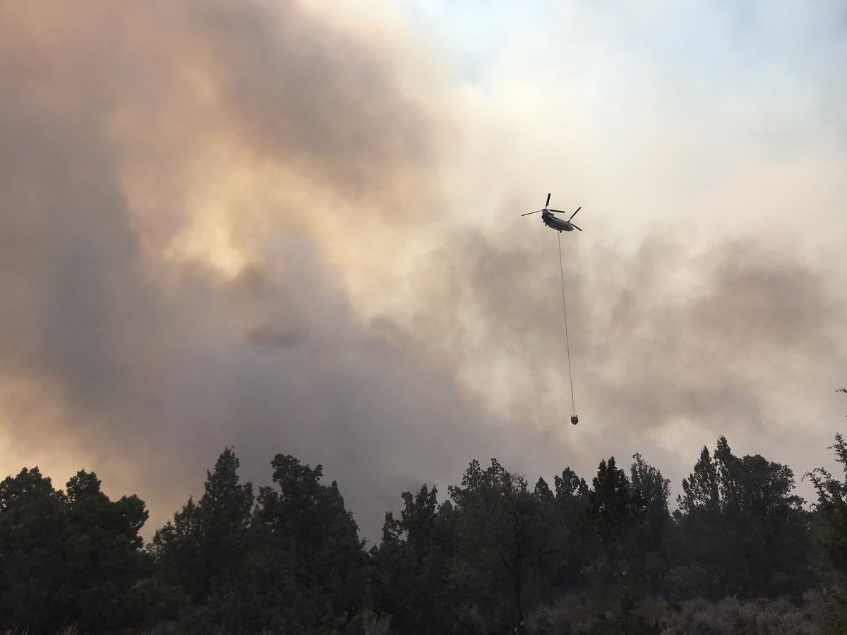 TMFPD's tweet image. #TMFR is supporting combating the #NumbersFire with our neighbors in Douglas County. We have seven firefighters and a brush engine. Good luck to all, and be safe. 🚒🇺🇸