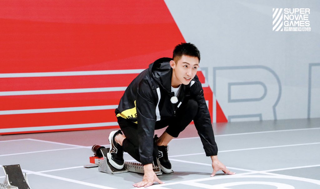 CGTNSportsScene's tweet photo. 🏀👦🏻🏓️
@TencentGlobal ‘s #SuperNovaGames2020 announces
#HuangJingyu as assistant officer.
Huang with #CBA Liaoning’s head coach Yang Ming and #tabletennis #Olympic champion #DengYaping .🏹️🏃👏👏👏

#huangjingyu @HJYPH @Huangjingyu_TH #黄景瑜 https://t.co/rXurHtJTRe