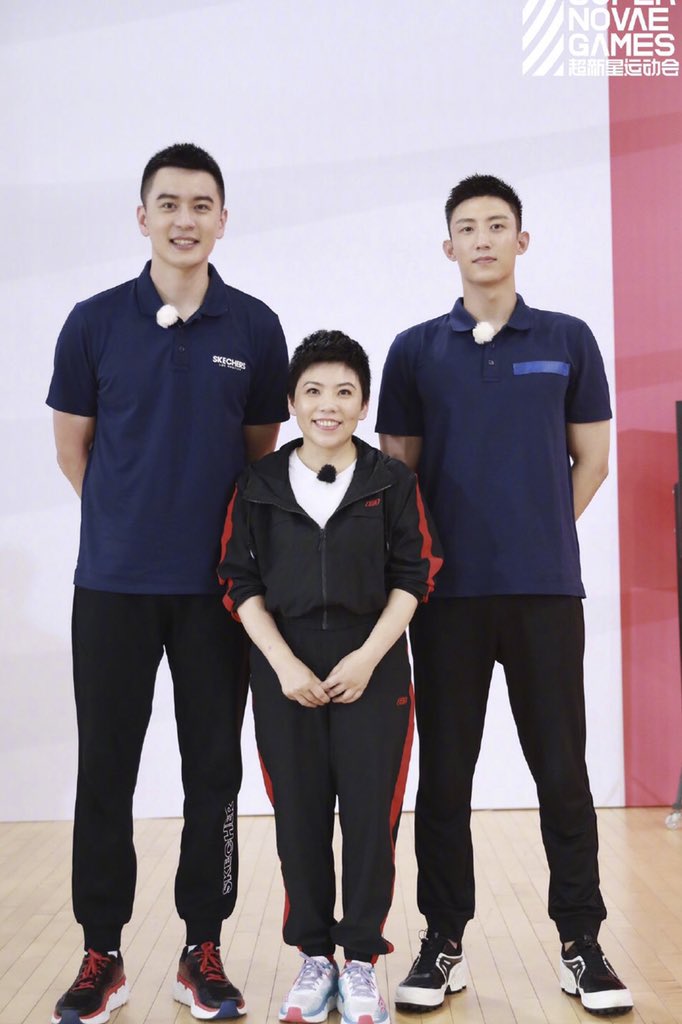 CGTNSportsScene's tweet photo. 🏀👦🏻🏓️
@TencentGlobal ‘s #SuperNovaGames2020 announces
#HuangJingyu as assistant officer.
Huang with #CBA Liaoning’s head coach Yang Ming and #tabletennis #Olympic champion #DengYaping .🏹️🏃👏👏👏

#huangjingyu @HJYPH @Huangjingyu_TH #黄景瑜 https://t.co/rXurHtJTRe