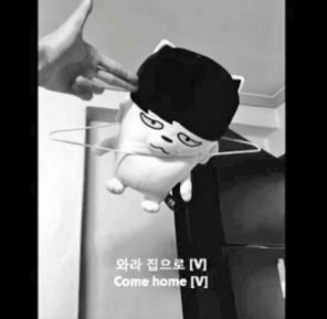 Never forget when Taehyung wanted Jimin to come home so he hostaged his hiphop monster doll & threatened to draw nipples on it! THAT WASSO HILARIOUS! PLEASE SDFGSFGSDSSS 