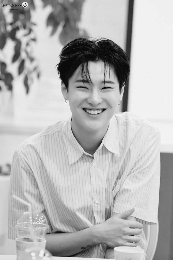 younpentol's tweet photo. Sz minishort
"Our Secret."
Sebuah rahasia yang tak akan pernah bisa aku katakan langsung, hingga waktuku telah tiba.
☆ Hurt
1875 word
https://t.co/kLxWQTs8U1
Telat banget sih ini:')
@hanchozone #hanchozoneweekly #13thweek https://t.co/dMWr3qaIgv