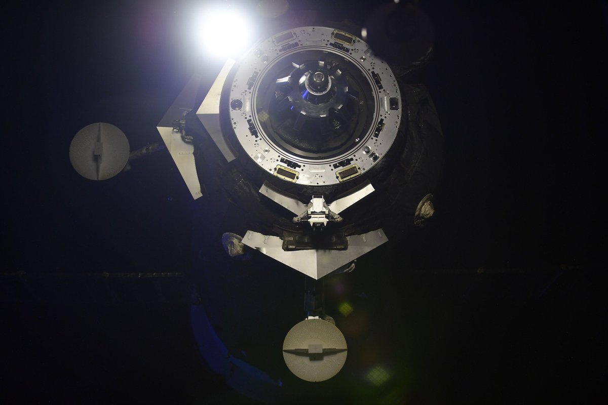 RevesdEspace's tweet photo. Bonjour 🛰
Hier soir, le cargo #ProgressMS13 est parti de la Station Spatiale Internationale et s'est désintégré dans l'atmosphère terrestre, après 7 mois amarré à l' #ISS
📷 @ivan_mks63 @roscosmos https://t.co/icNqLo8KuF