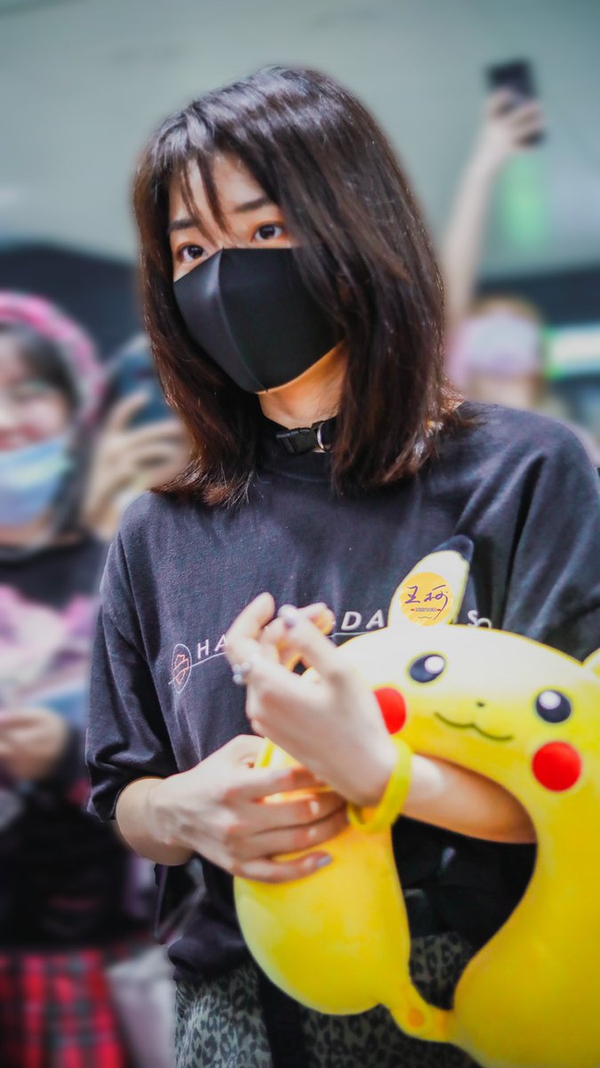 wk940910's tweet photo. 【0708  王柯上海接机图】
第一波
柯柯 欢迎回家～
图🈲去水印🈲二改🈲商用 https://t.co/Qdku1U0wM4