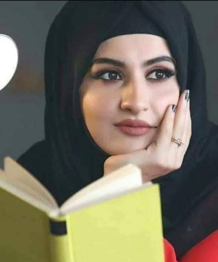 الزواج نوعان
زواج لأجل أهداف دنيوية
 وزواج لأجل أهداف آخروية
فالزواج الذي قصد الدُّنيا
 قد يصيبة الملل
ويصبح لا شيء فيما بعد،
اما الزواج الذي قصد الآخرة، ستلاحظ تجديده كل يوم بلا كلل ولا ملل، تزداد فيه المحبّة يوم بعد يوم، 
وسعيد الحظ من حظى بزواج يجمع الاثنين