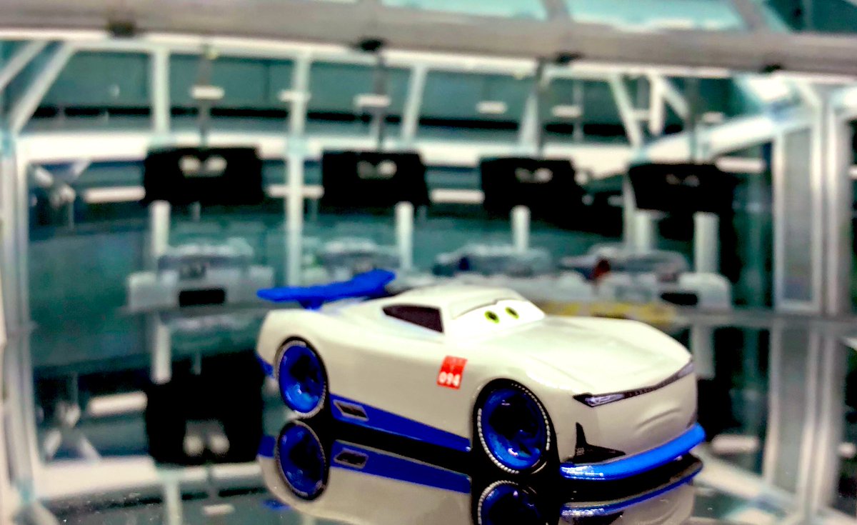 OeNvG2Wog8vr7Sf's tweet photo. #rustezeracingcenter https://t.co/ctwh6Y8kIa
