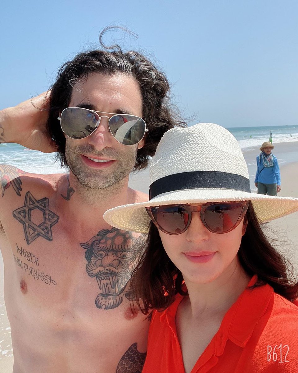 Sunny Leone tweet media