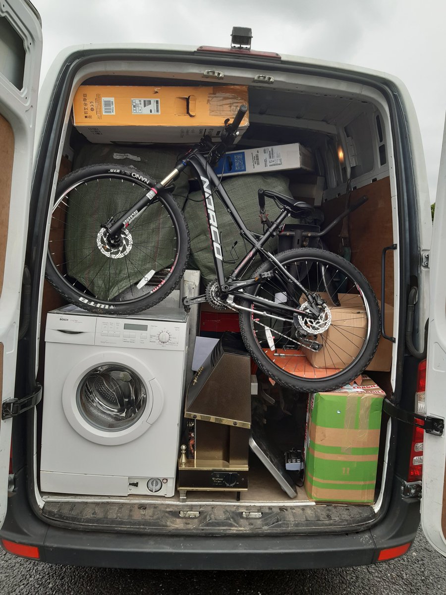 Cheshire_CVU's tweet photo. Van stopped by #RCVU. When it was pointed out to the driver the vehicle was overweight, their response was "IT CAN'T BE, THERE IS STILL ROOM LEFT IN THE BACK" #OpTogether @NWmwaypolice https://t.co/PzV8G9tU3B