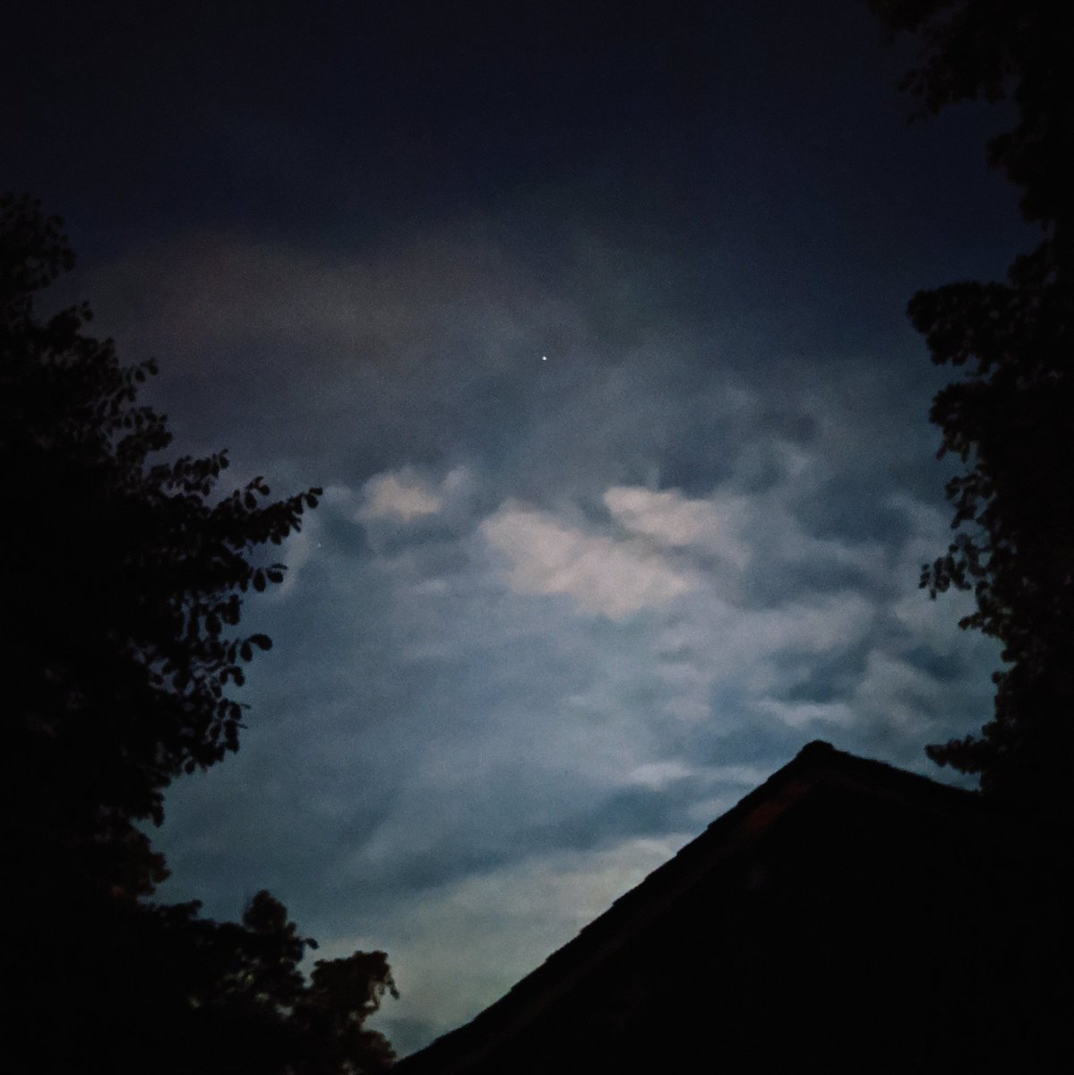 A reason I want to get into astrophotography and have been thinking about it a lot lately- 10 years ago this summer was when I left the faith after 28 years, half of that spent doing ministry or service of some sort. (this is just a phone pic in the backyard but there's a star)