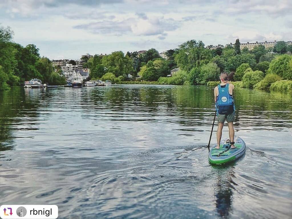 SharkeyFriends's tweet photo. #tbt #socialdistancing on the #Thames 🌊🌊🌊
.
.
.
#natureimmersion #soulsoothing
#paddleboarding #riverthames #getactiveonthewater #richmond #london 🇬🇧 #londonlife #coronadiaries  #repost @rbnigl https://t.co/0SqppMdvQ2 https://t.co/nWca50dHlD