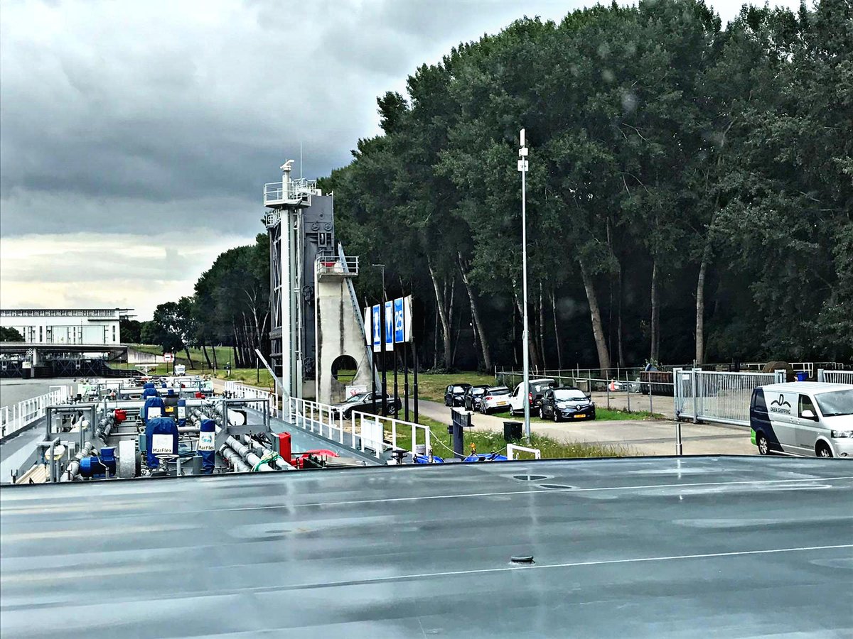 Developing expertise in the use of LNG as a fuel. Together with <a href="/DeenShipping/">deenshipping</a>. Made possible by @TransafeBV. All participants passed the course! #Course #LNG #Ecotanker2 #Inlandshipping #Binnenvaart