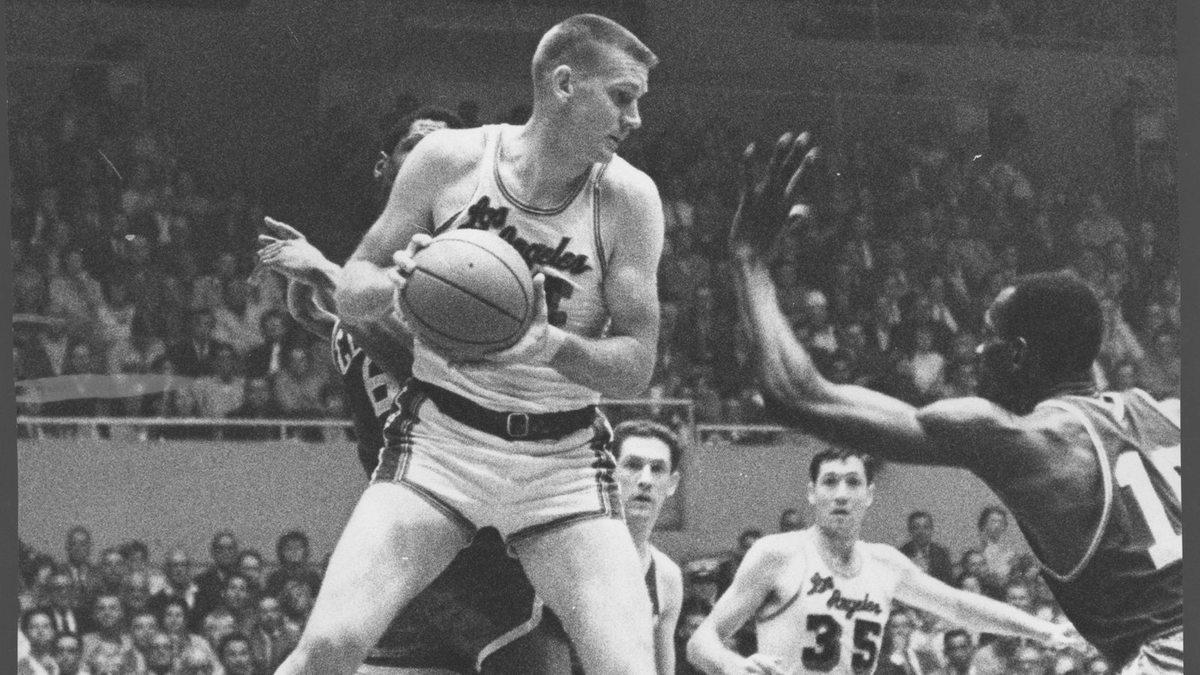 Darrall Imhoff: 1966-67.10.7pts, 13.3rbd, 2.7ast. 47.4 FG%, 61.4 FT%.