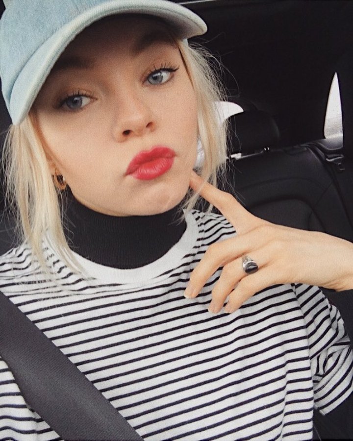 taylor hickson as ; a thread