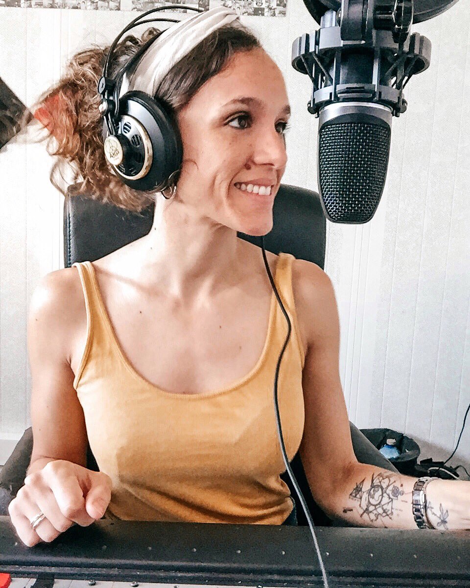 pattyblazquez's tweet photo. ¡Todo listo en @locafm para disfrutar del juernes! 🎙 Te acompaño hasta las 12h en #LocaSingerMornings con los clásicos de la electrónica, ¡vente! 📻😊 #FelizJueves #Cantamañanas https://t.co/nLEVNHI2Hz